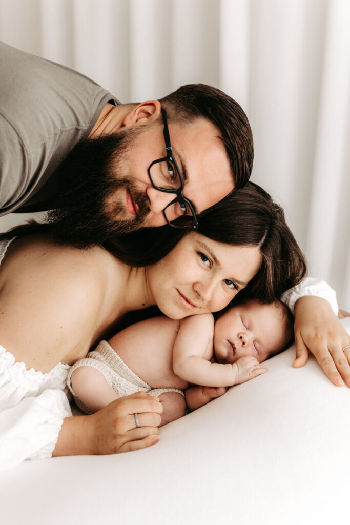 Baby bei einem Neugeborenen Fotoshooting in Alsfeld bei Nancy Liebevoll Fotografiert