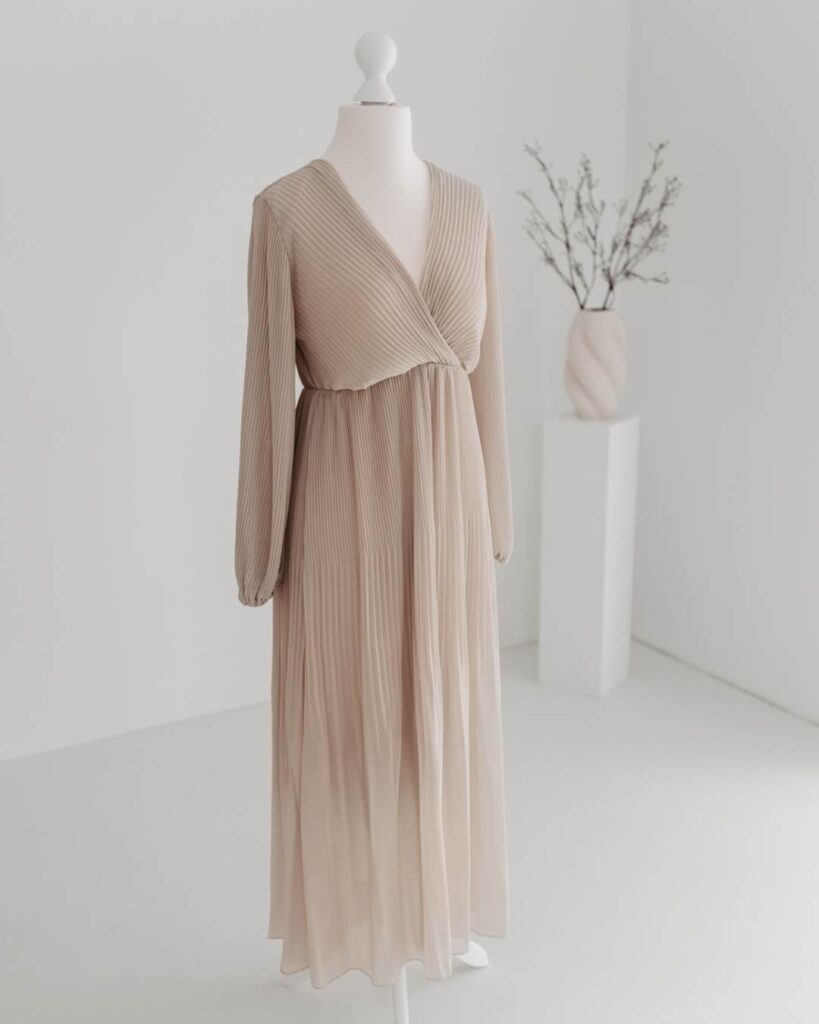 Weiches Kleid für natürliche Schwangerschaftsfotos