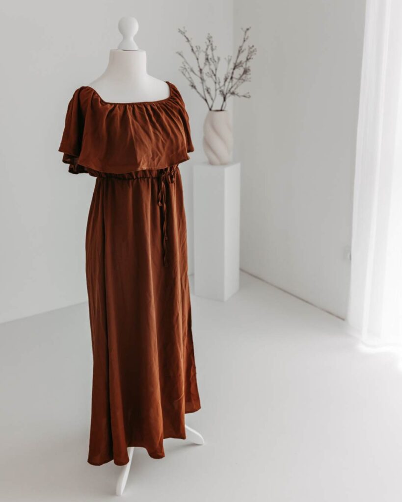 Kleid für ästhetische Babybauchbilder
